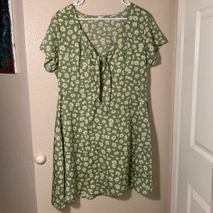 Green floral dress w front tie